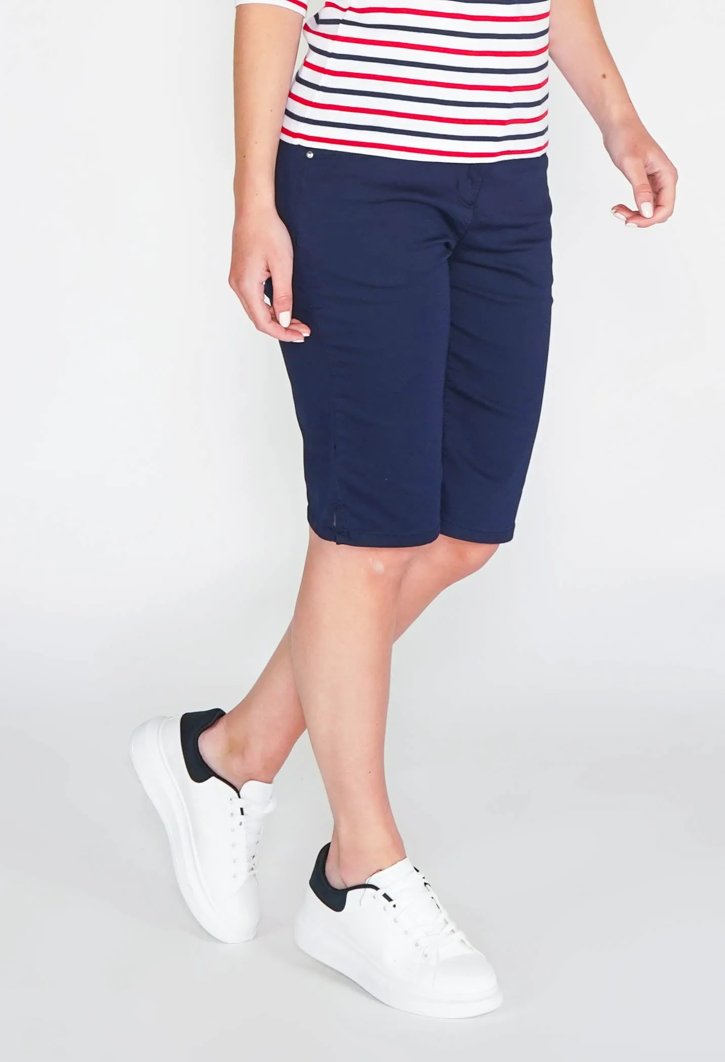 CASUAL BERMUDA SHORTS - NAVY