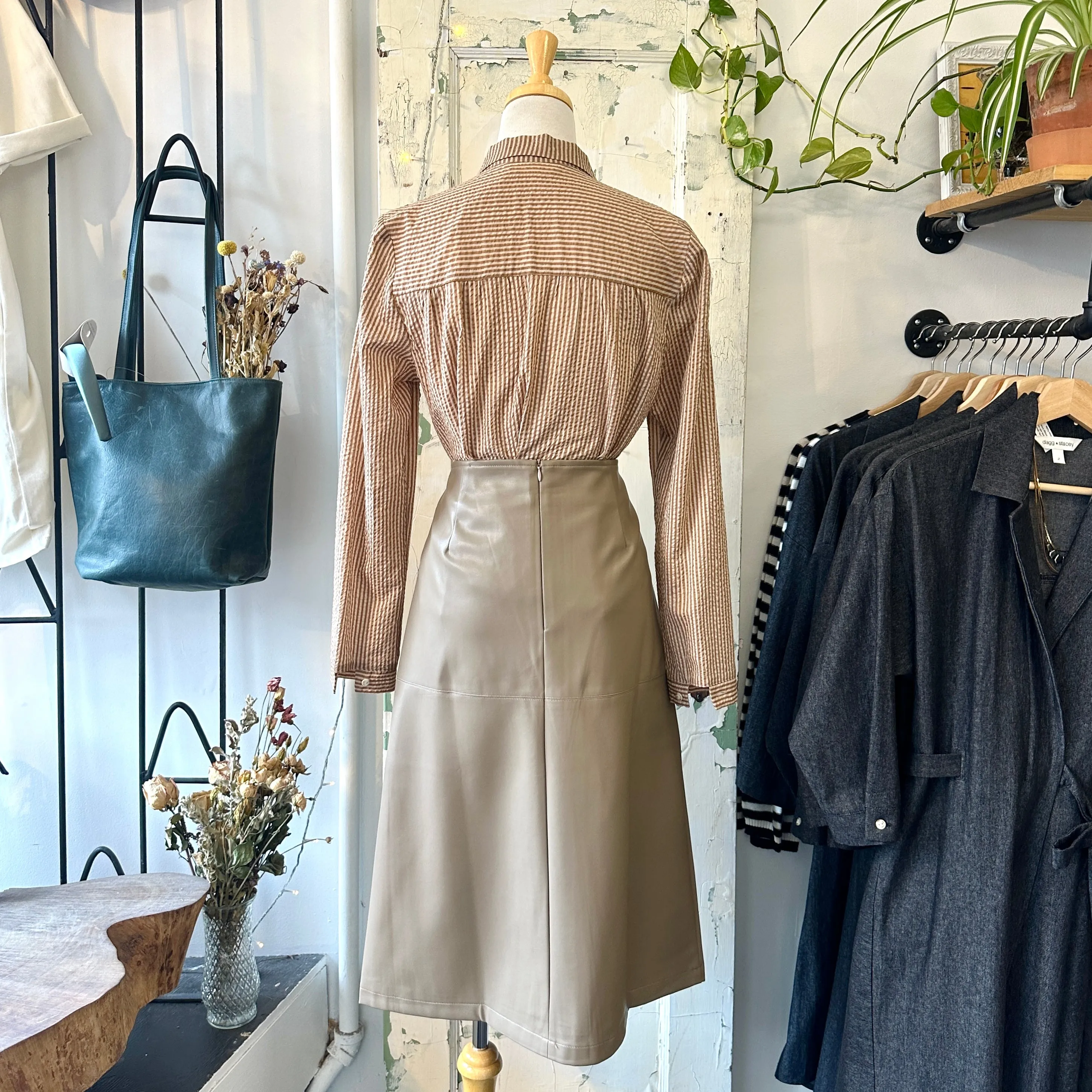Pink Martini // Peyton Skirt Grey